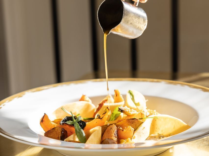 Visita a Versalles con almuerzo premium: plan romántico desde París