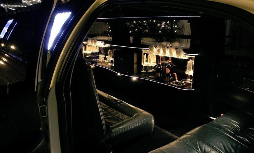 Tour romántico en limusina por Manhattan: plan exclusivo para parejas