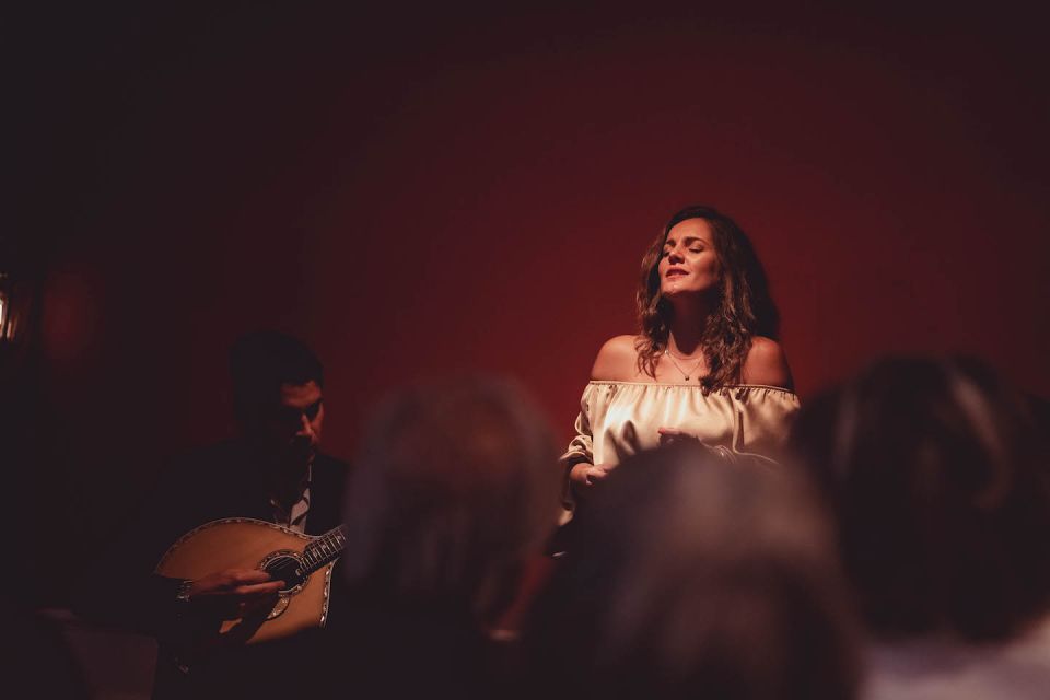Fado íntimo en Lisboa Fado íntimo en Lisboa: espectáculo romántico y emocional