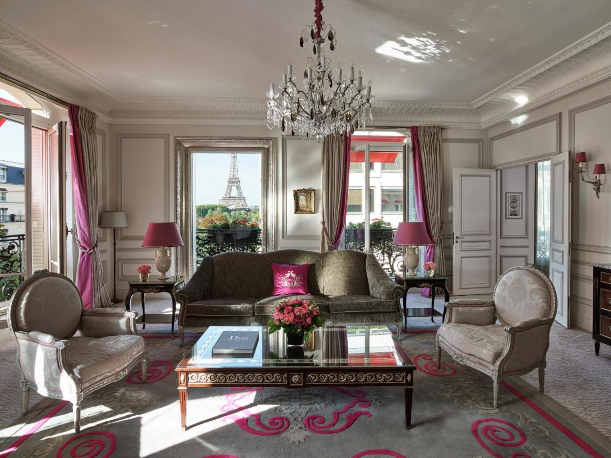 Hotel Plaza Athénée: hotel romántico de lujo en París